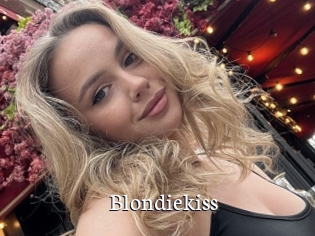 Blondiekiss