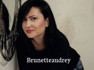 Brunetteaudrey