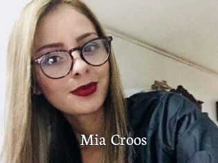 Mia_Croos