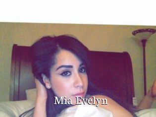 Mia_Evelyn