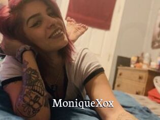 MoniqueXox