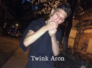 Twink_Aron